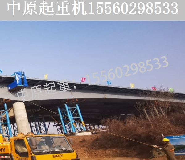 钢箱梁拼接完成
