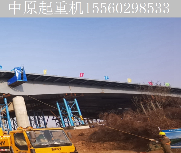 钢箱梁拼接完成