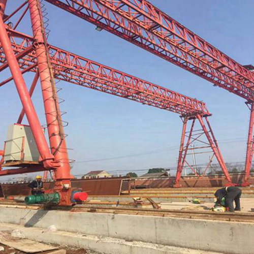 湖北宜昌集装箱龙门起重机厂家 集装箱龙门起重机通用安全操作规程：历史演进与实景执行解析​